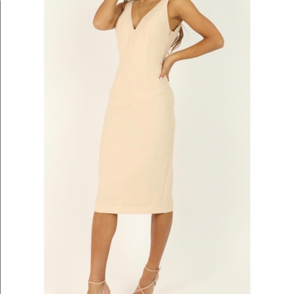 NWT Showpo Beauty & the Bow Midi Dress🤎 - Picture 2 of 5